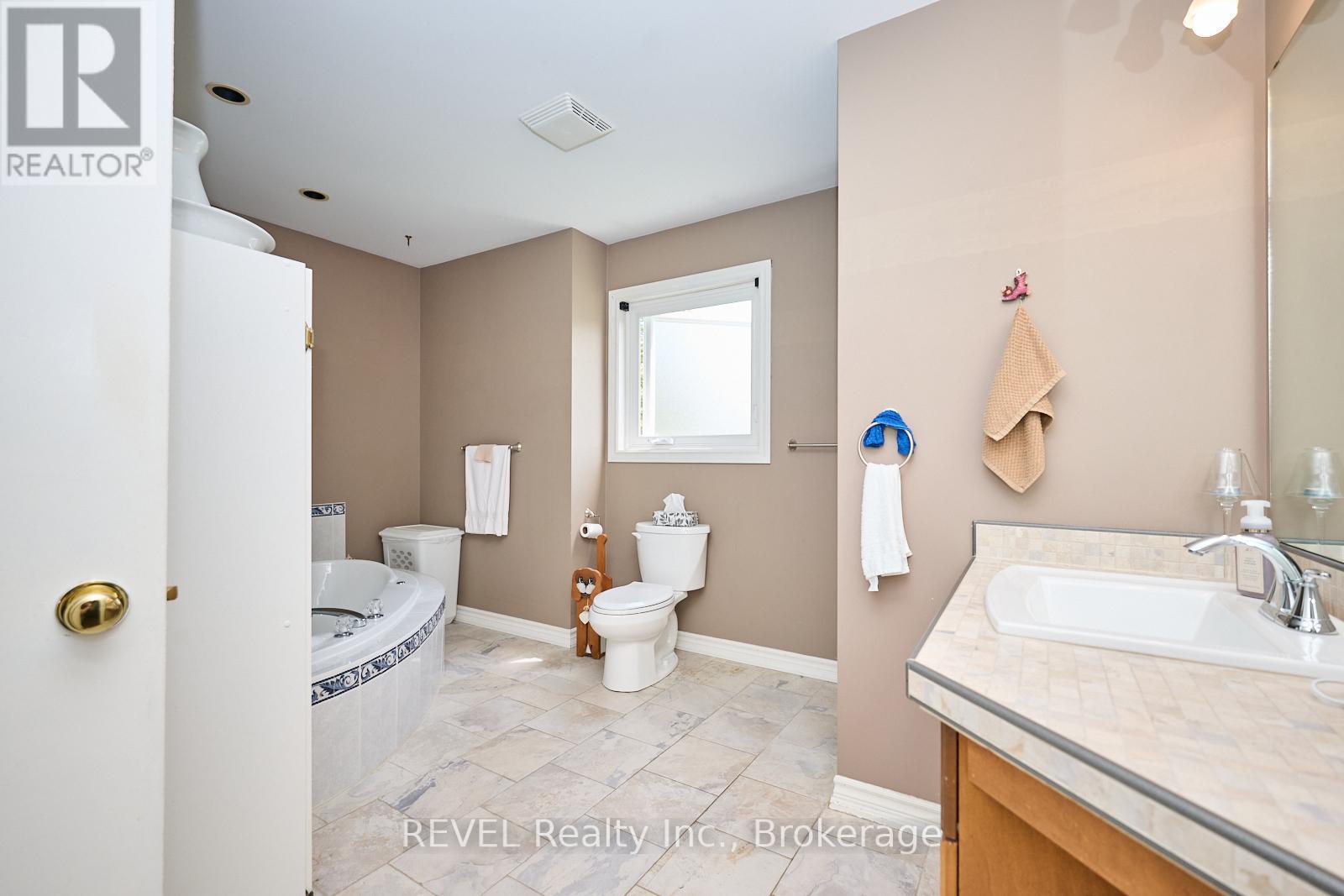 Photo 17 of 1452 Allanport Road, Thorold ON