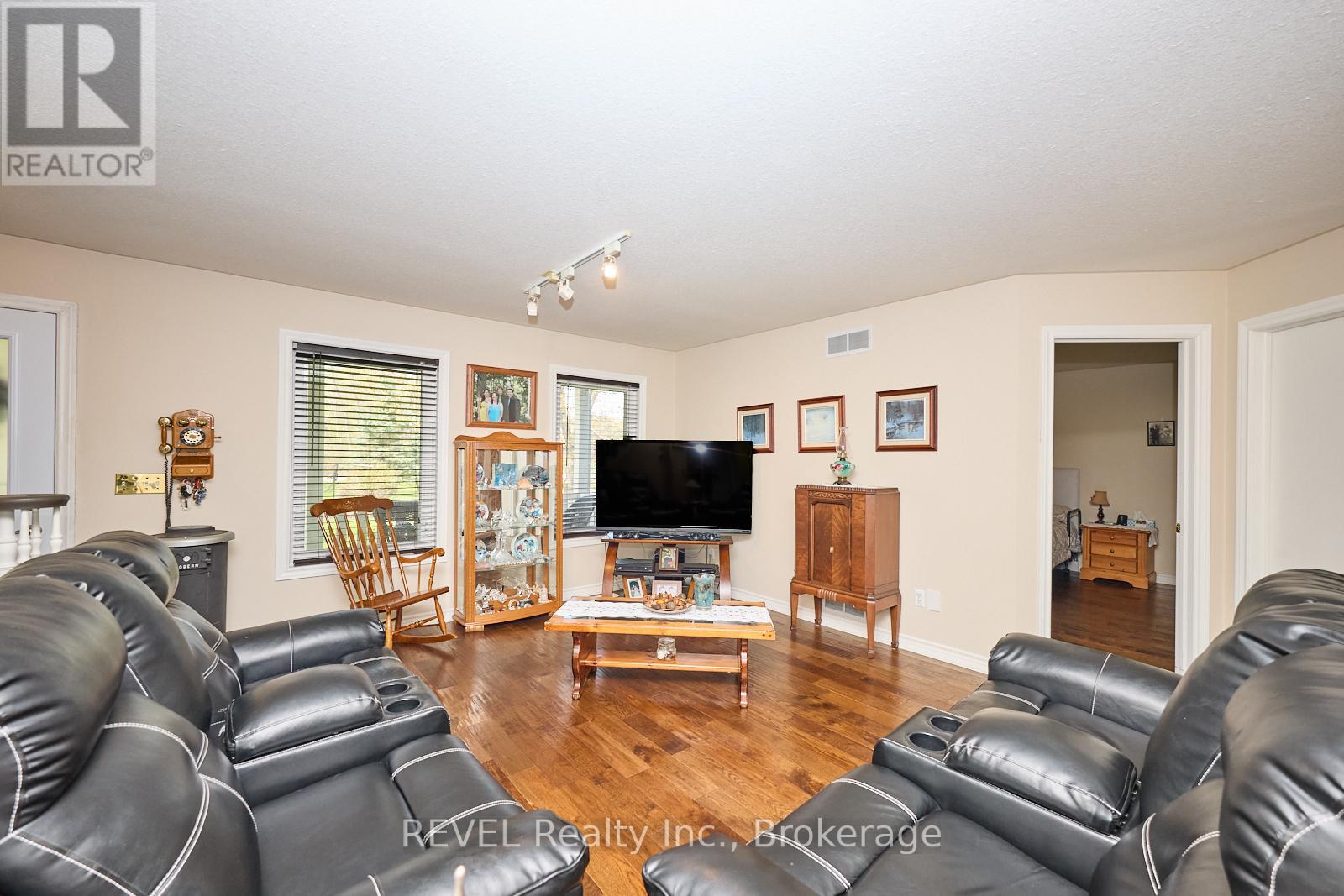 Photo 8 of 1452 Allanport Road, Thorold ON