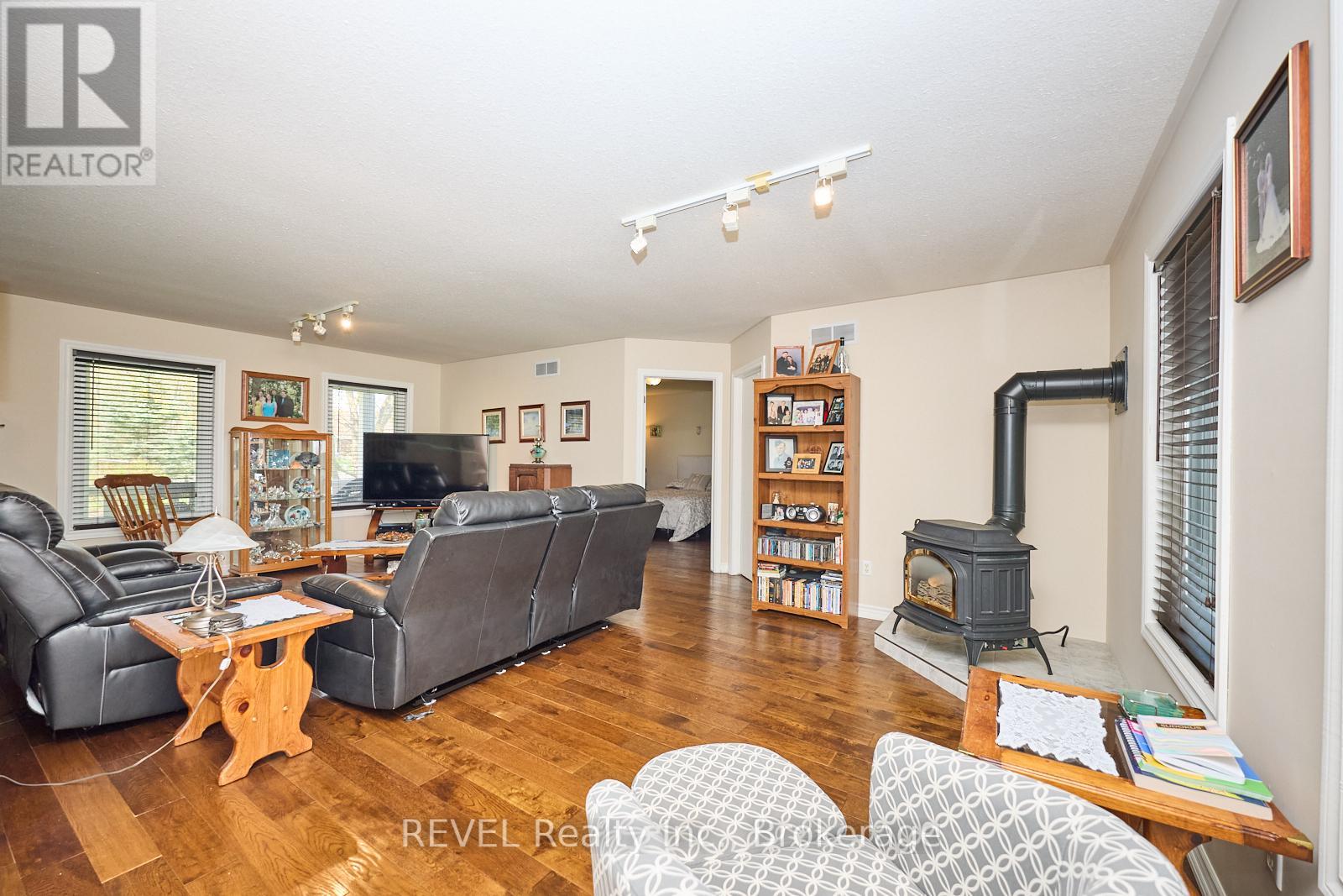 Photo 9 of 1452 Allanport Road, Thorold ON