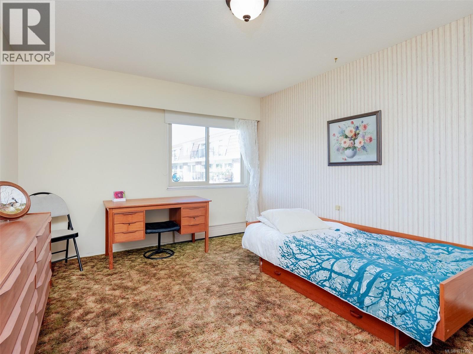 Photo 26 of 206 1680 Poplar Ave, Saanich BC