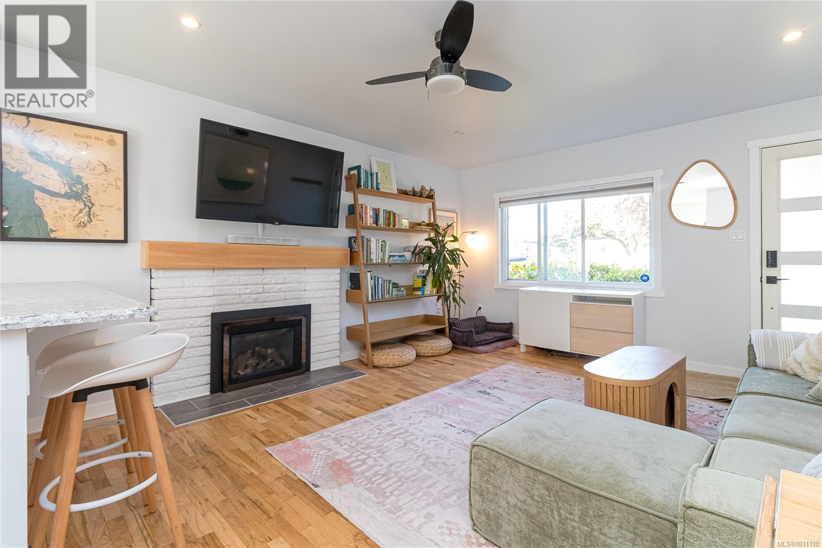 Single Family House for Sale in  Alder St Victoria 