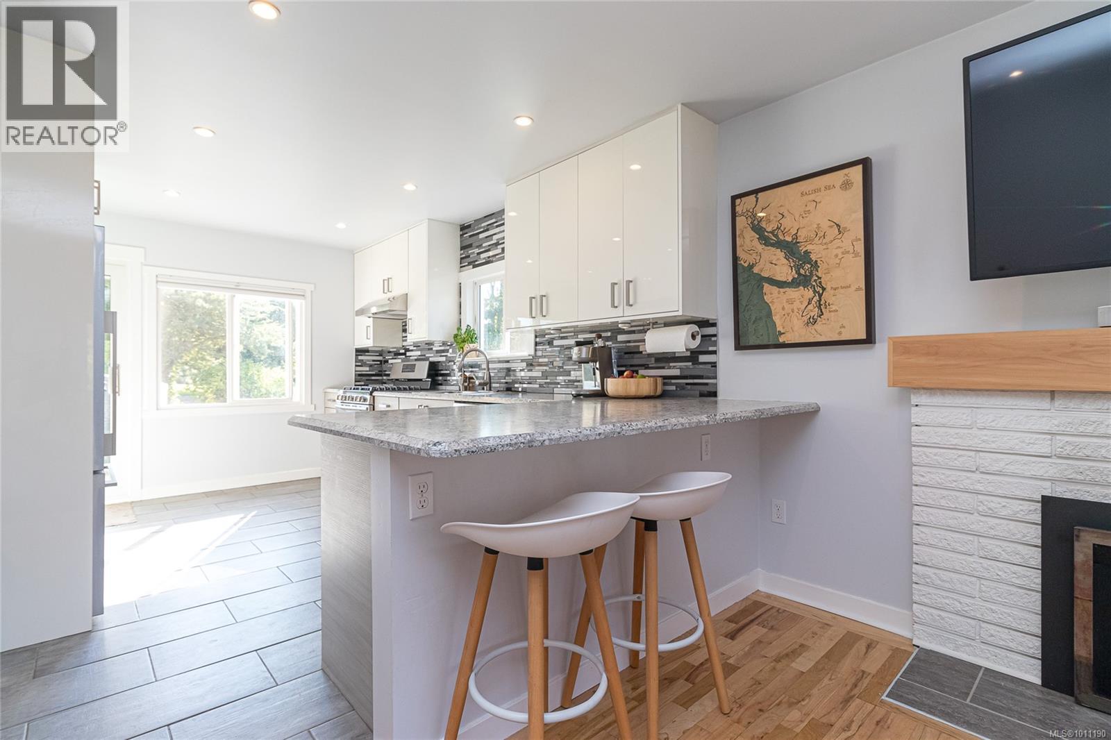 Single Family House for Sale in  Alder St Victoria 