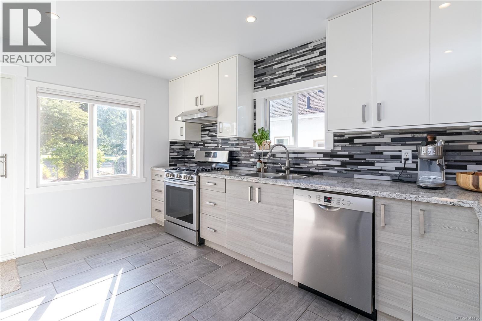 Single Family House for Sale in  Alder St Victoria 