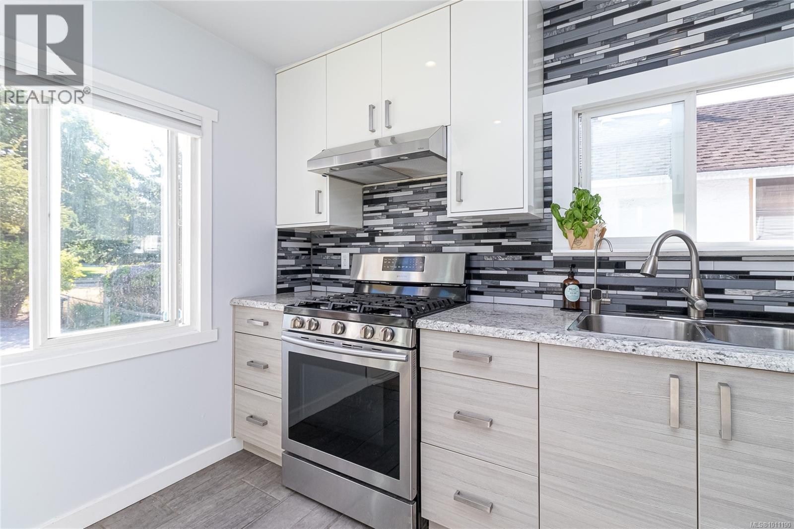 Single Family House for Sale in  Alder St Victoria 