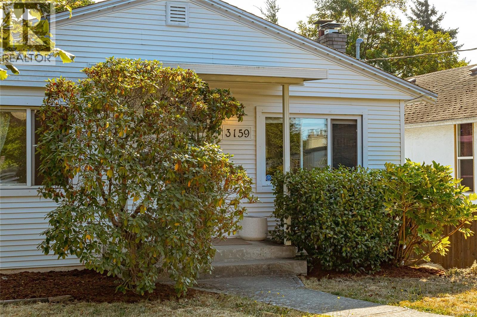 Single Family House for Sale in  Alder St Victoria 