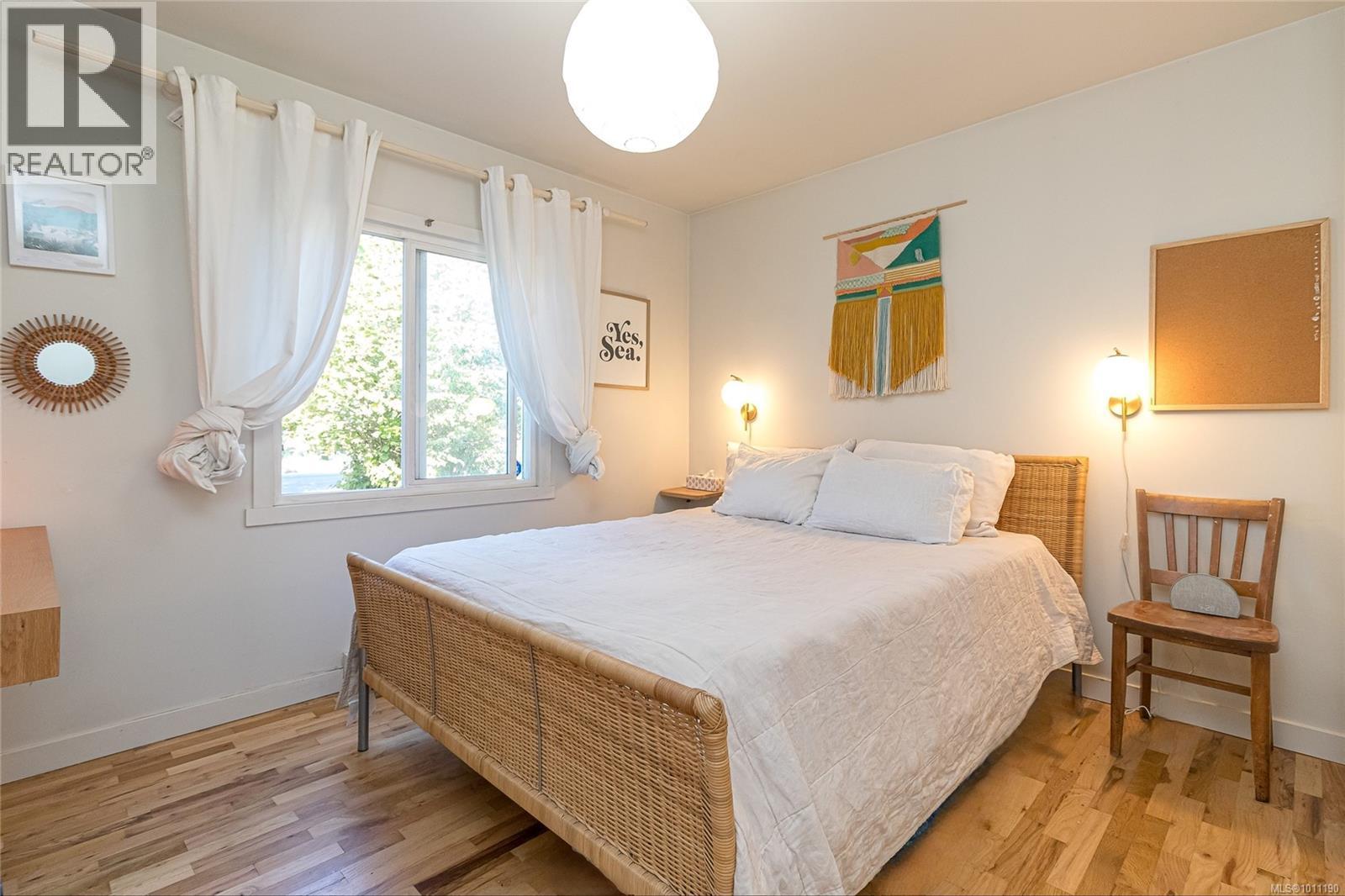 Single Family House for Sale in  Alder St Victoria 