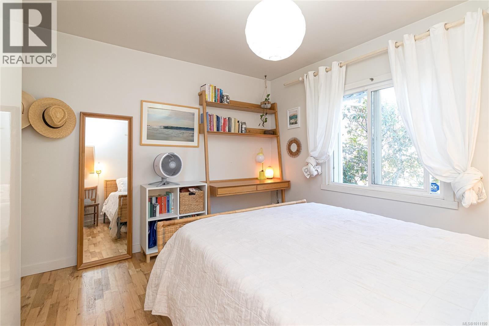 Single Family House for Sale in  Alder St Victoria 