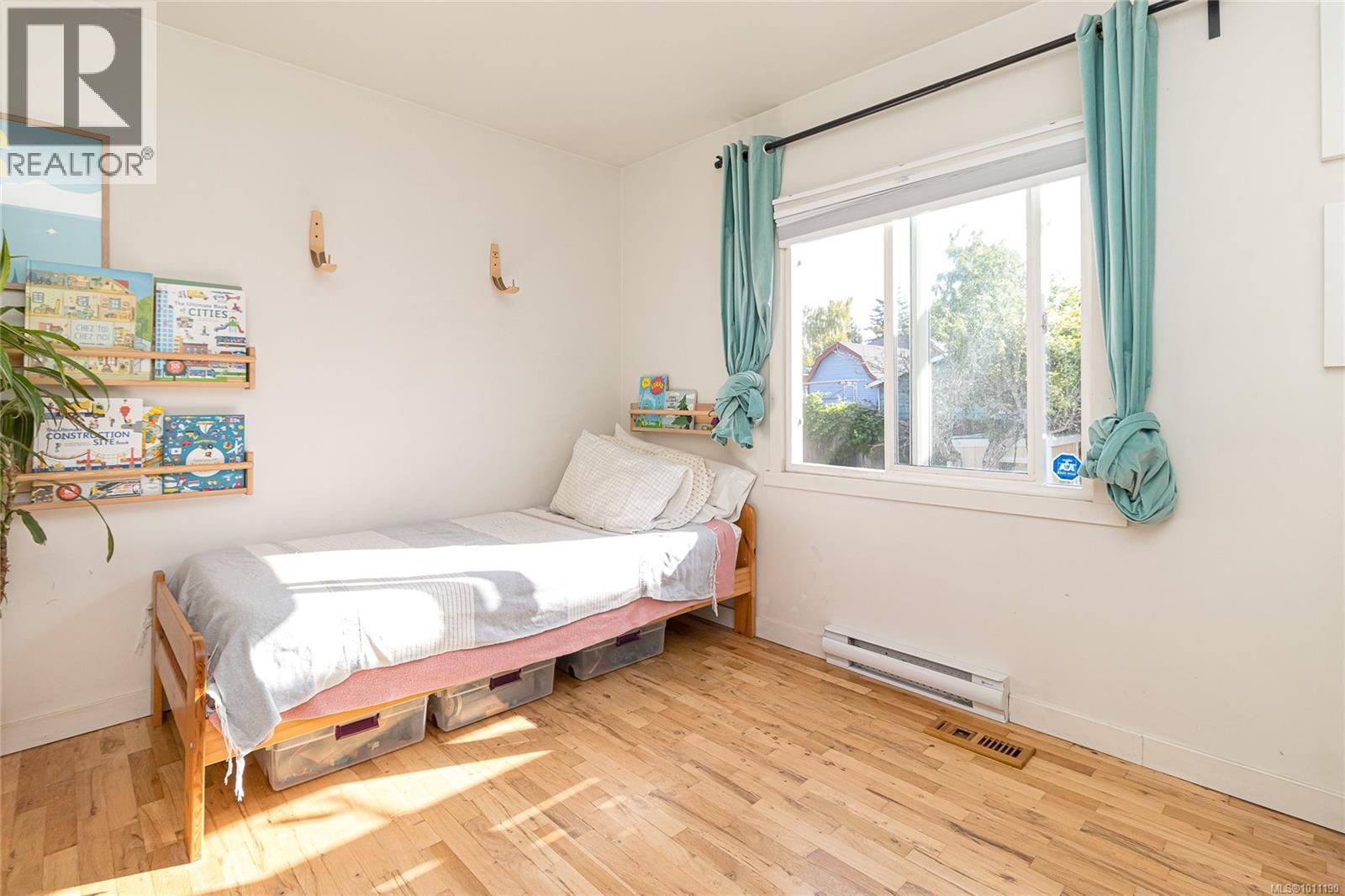 Single Family House for Sale in  Alder St Victoria 