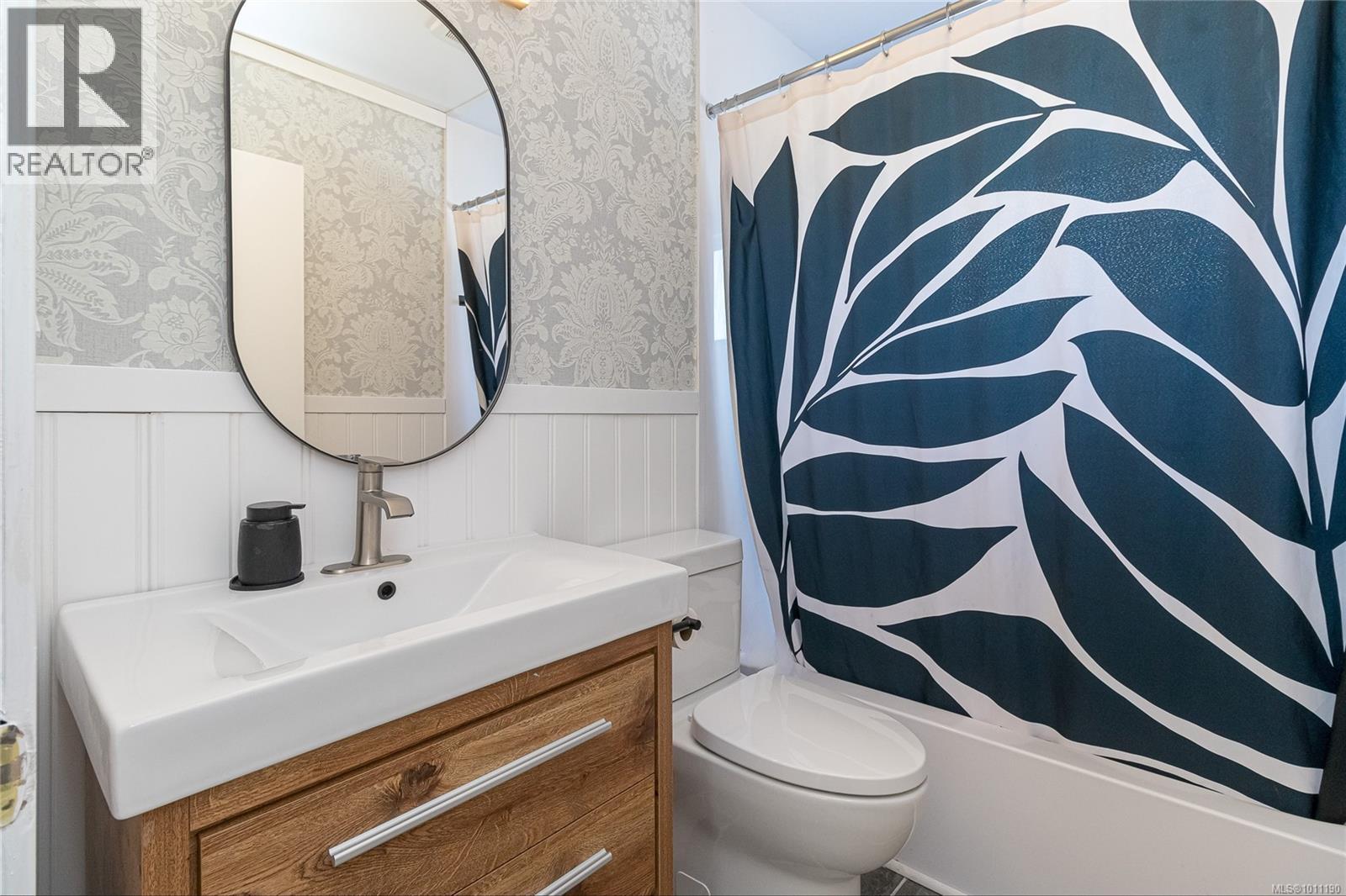 Single Family House for Sale in  Alder St Victoria 