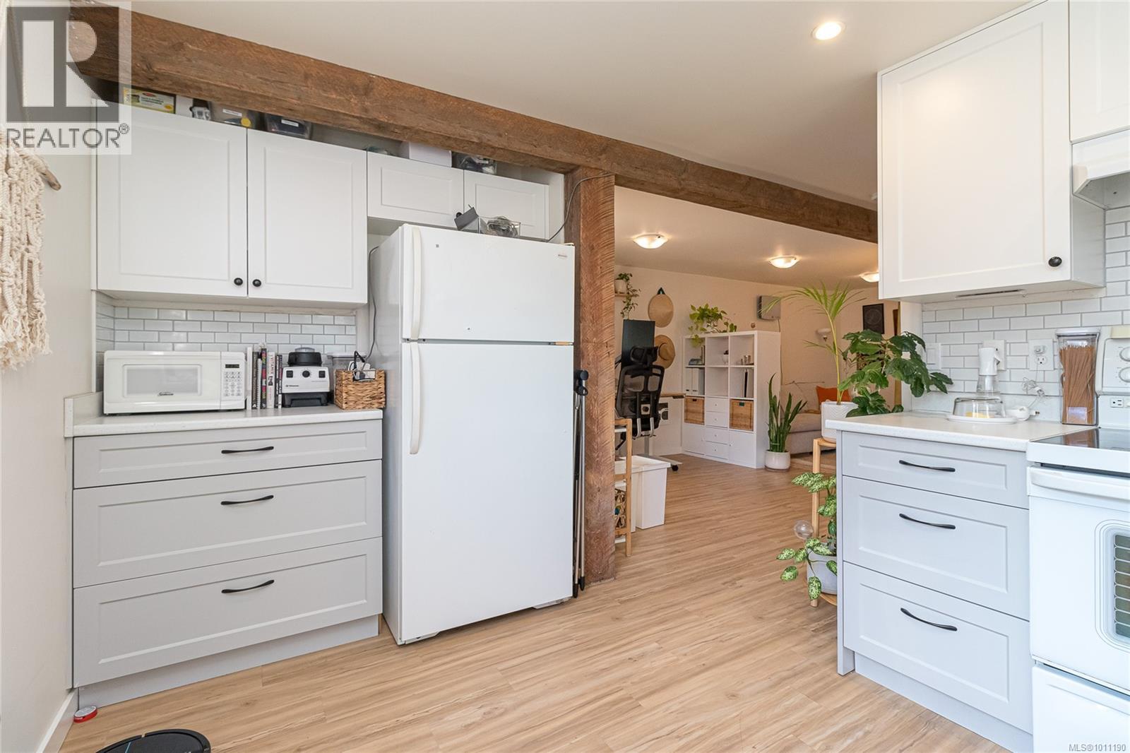 Single Family House for Sale in  Alder St Victoria 