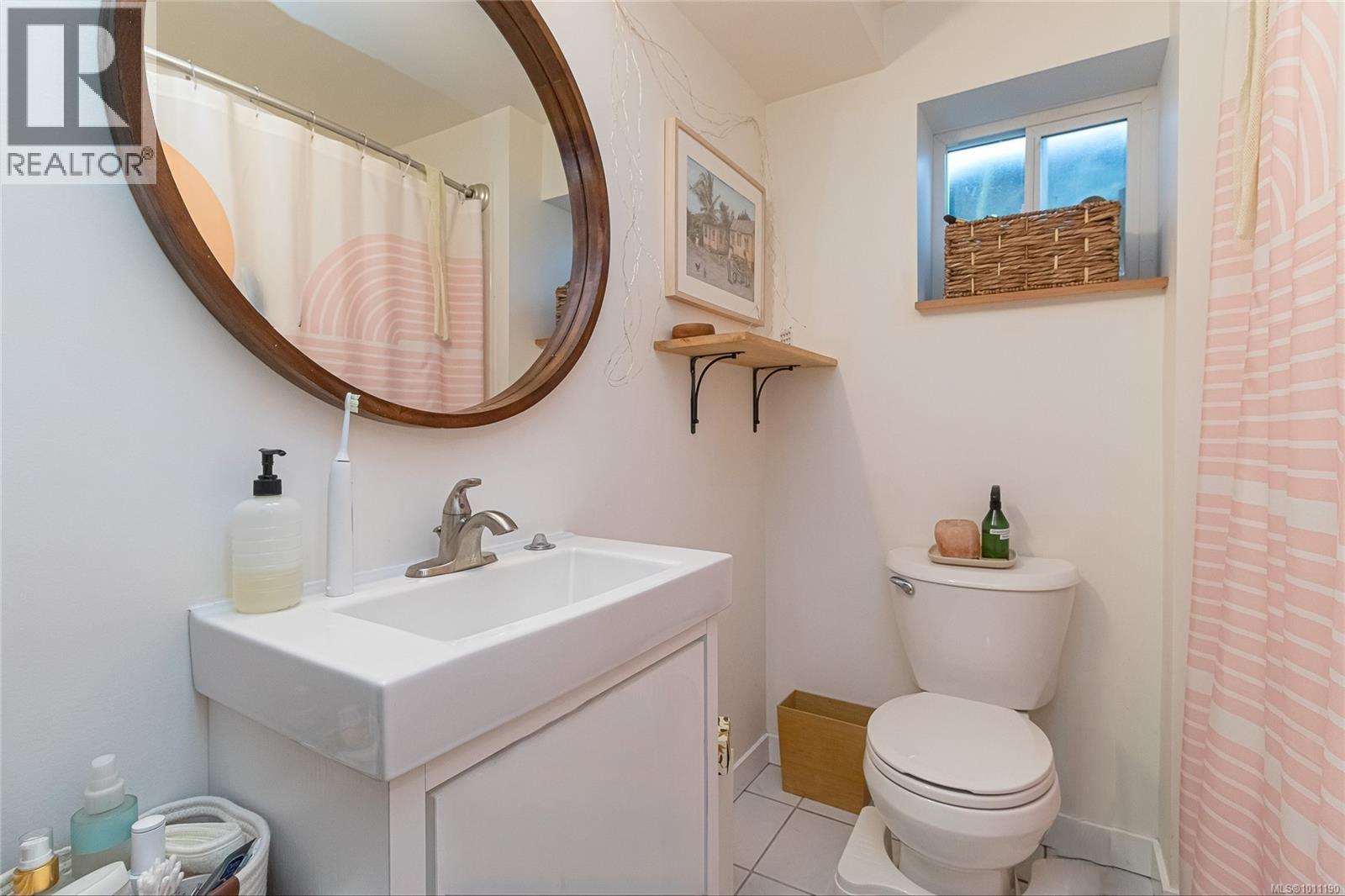 Single Family House for Sale in  Alder St Victoria 