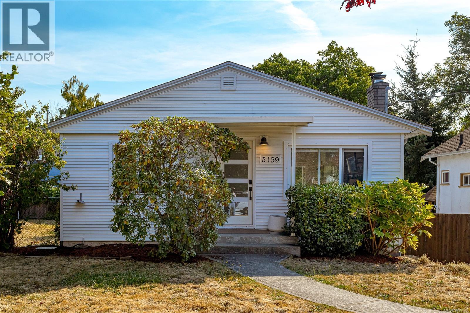 Single Family House for Sale in  Alder St Victoria 