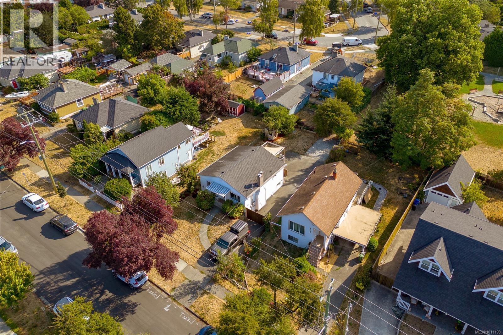 Single Family House for Sale in  Alder St Victoria 