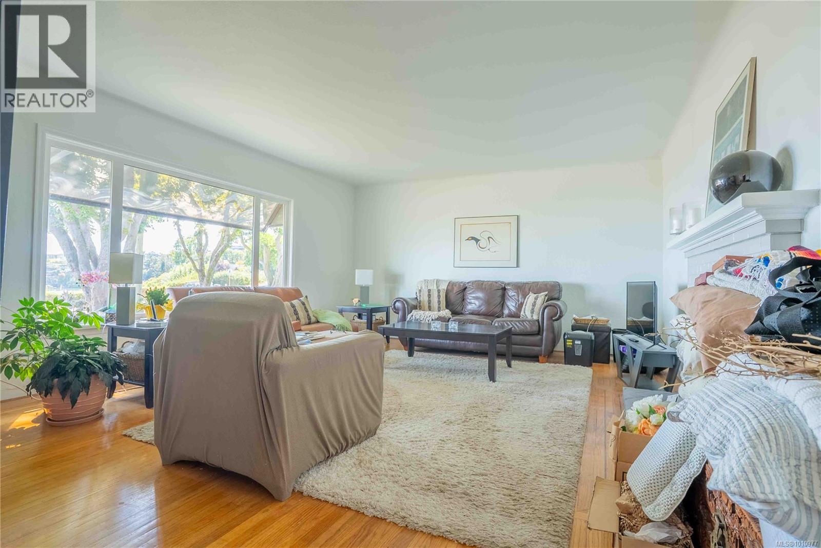 Photo 9 of 320 Beach Dr, Oak Bay BC