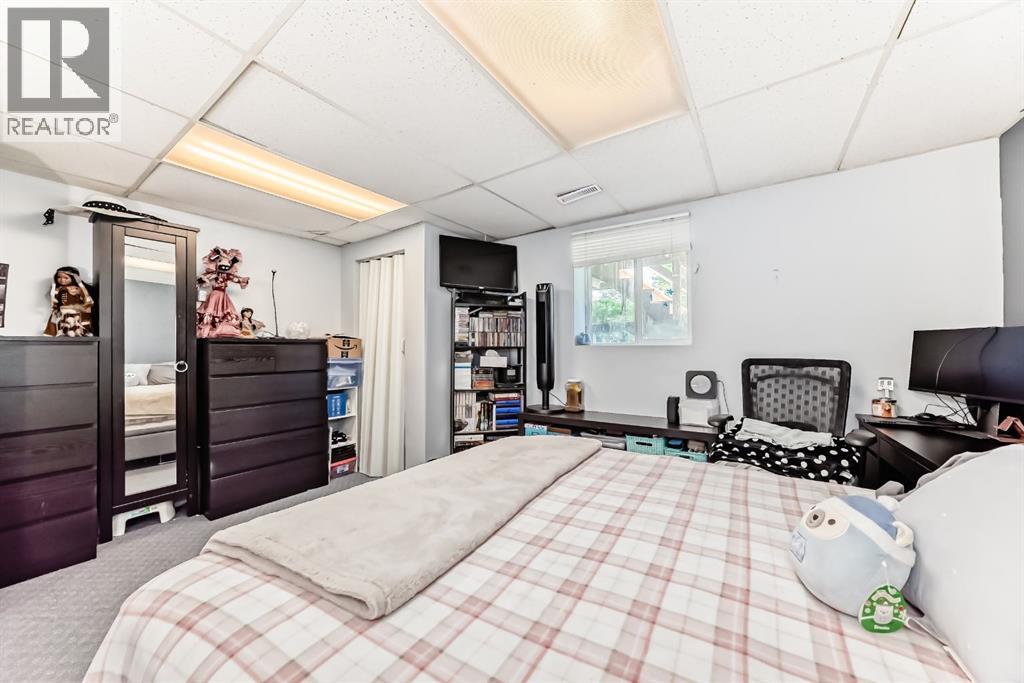 Single Family House Bungalow for Sale in   Avenue NW Bowness Calgary 