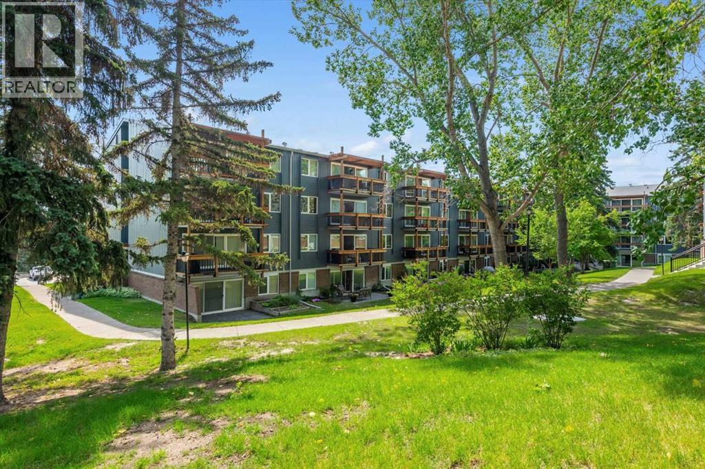 Photo 1 of 110 816 89 Avenue Sw, Calgary AB