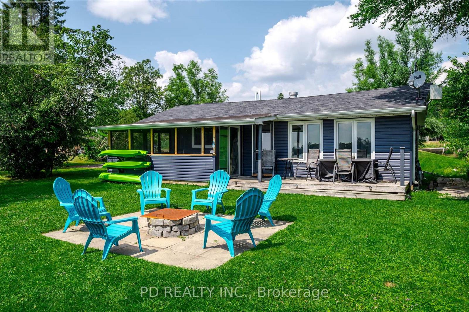 Photo 3 of 9 Charlotte Crescent, Kawartha Lakes ON