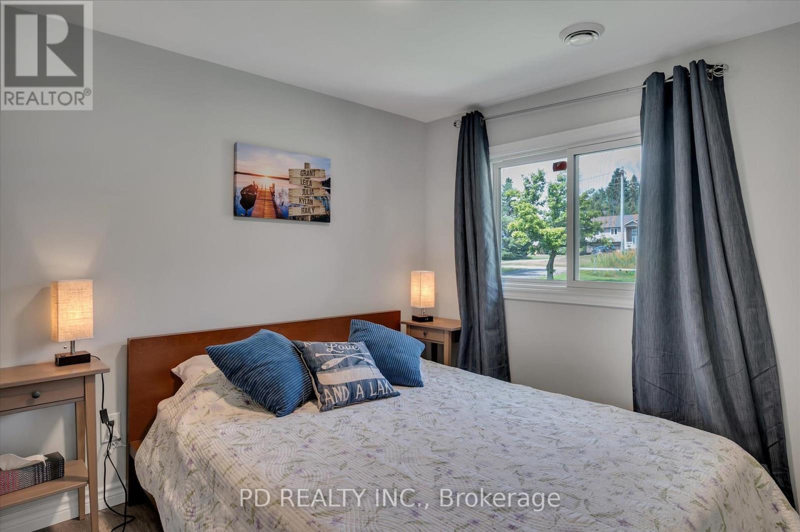 Photo 36 of 9 Charlotte Crescent, Kawartha Lakes ON