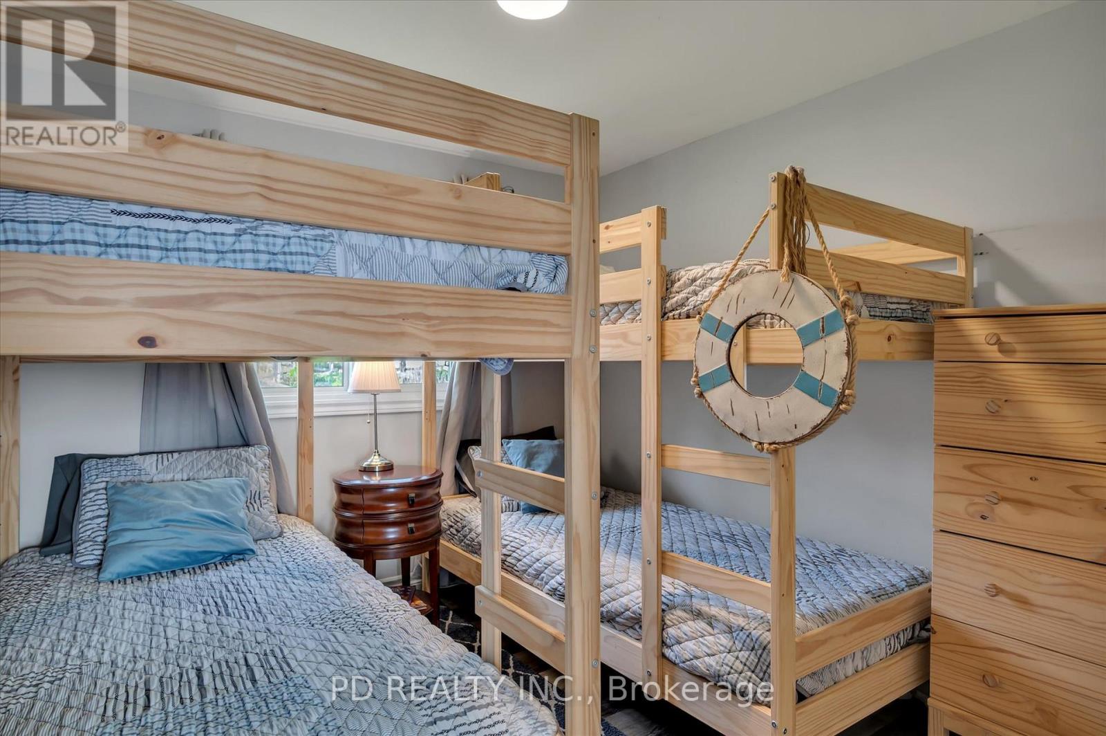 Photo 41 of 9 Charlotte Crescent, Kawartha Lakes ON