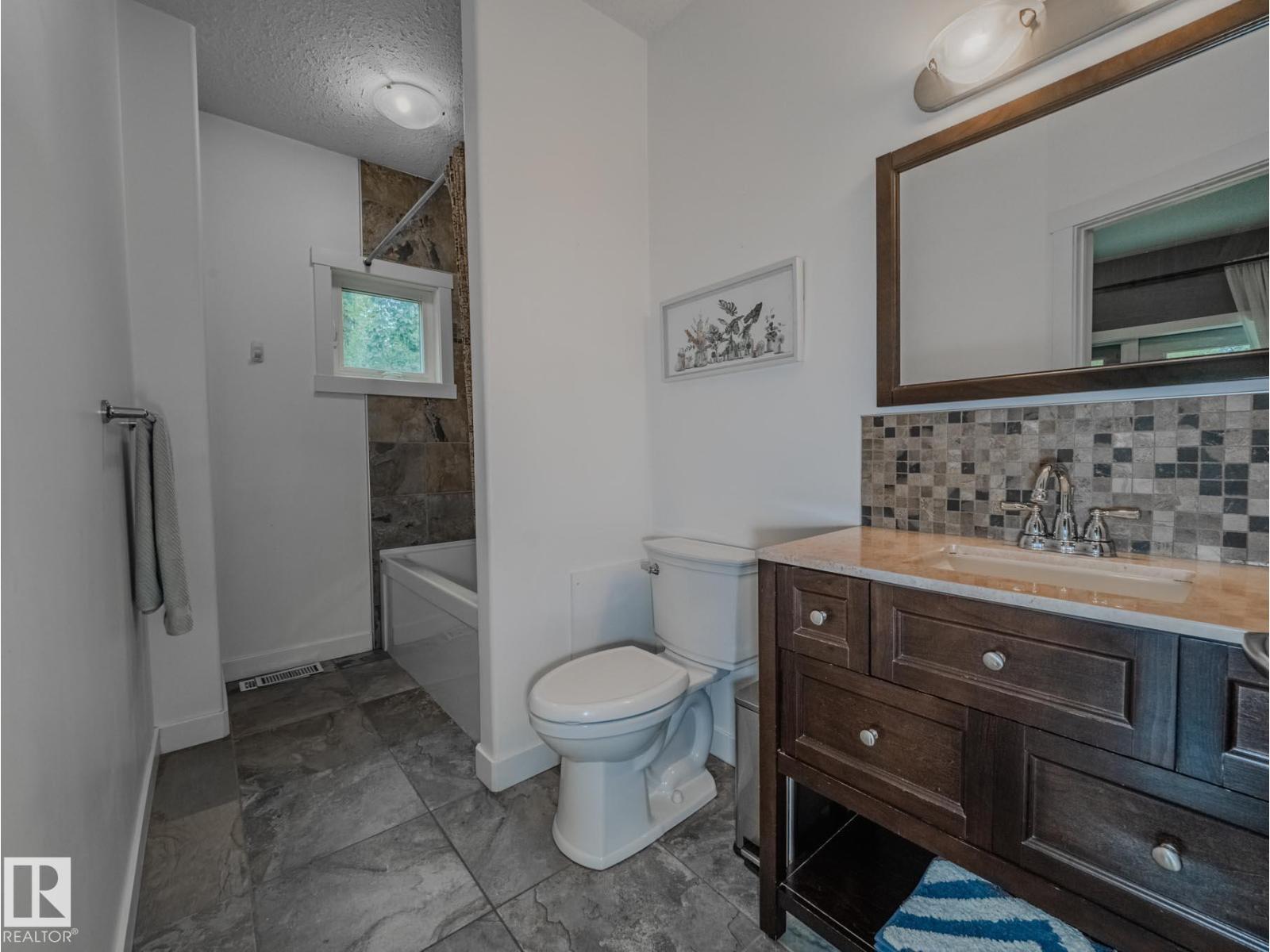 Photo 10 of 8306 108 St Nw, Edmonton AB