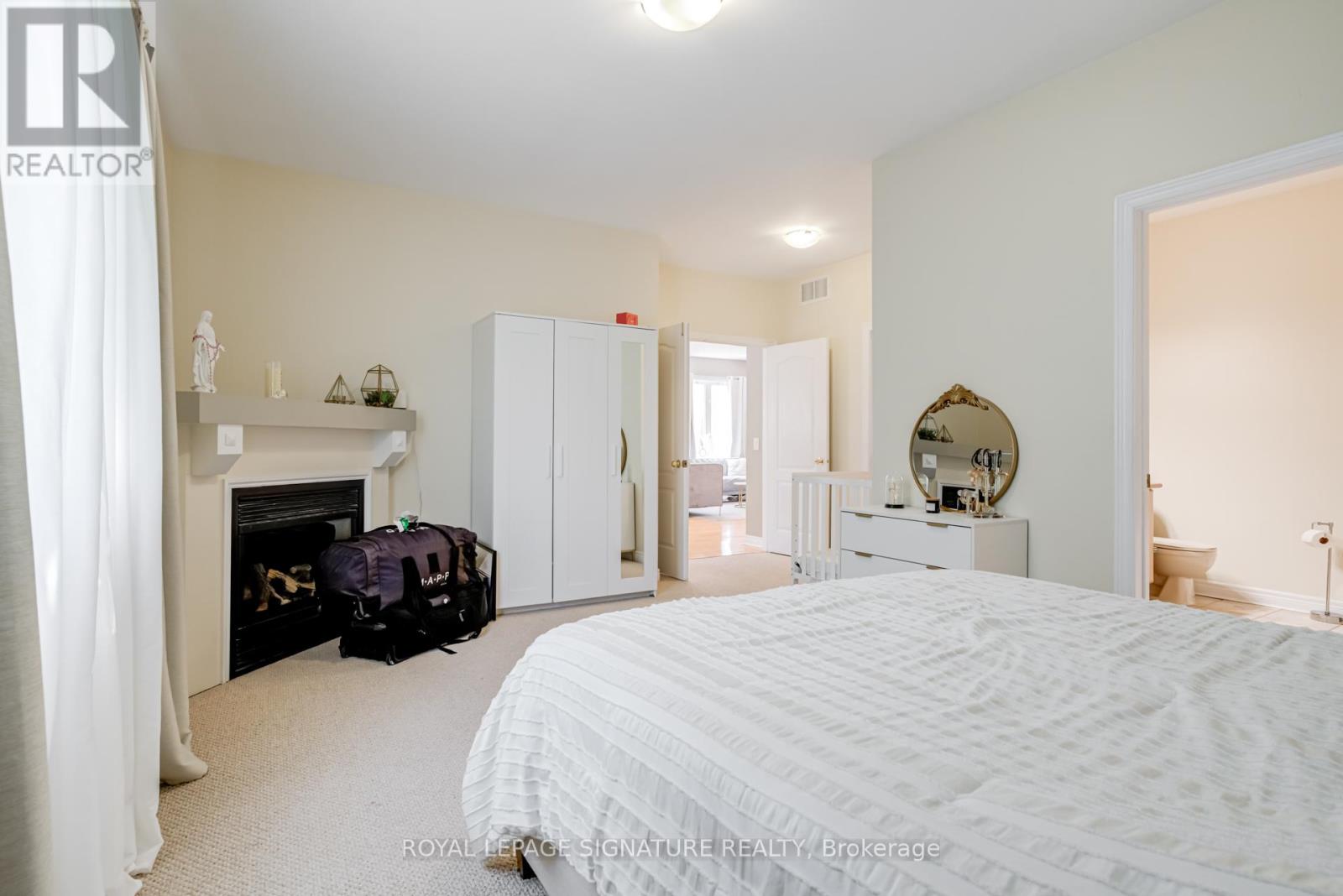 Photo 16 of 39 Treeline Boulevard, Brampton ON