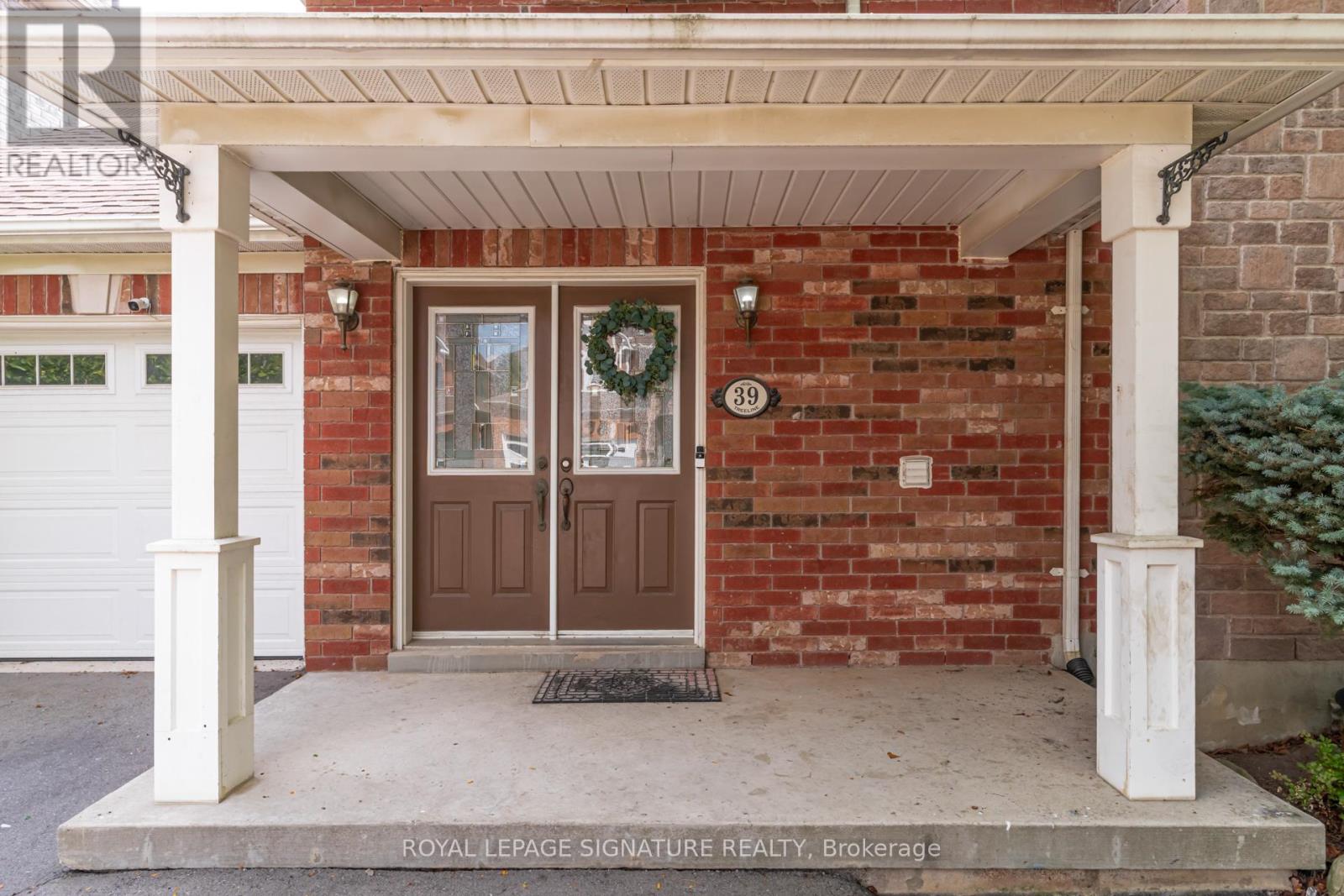 Photo 2 of 39 Treeline Boulevard, Brampton ON