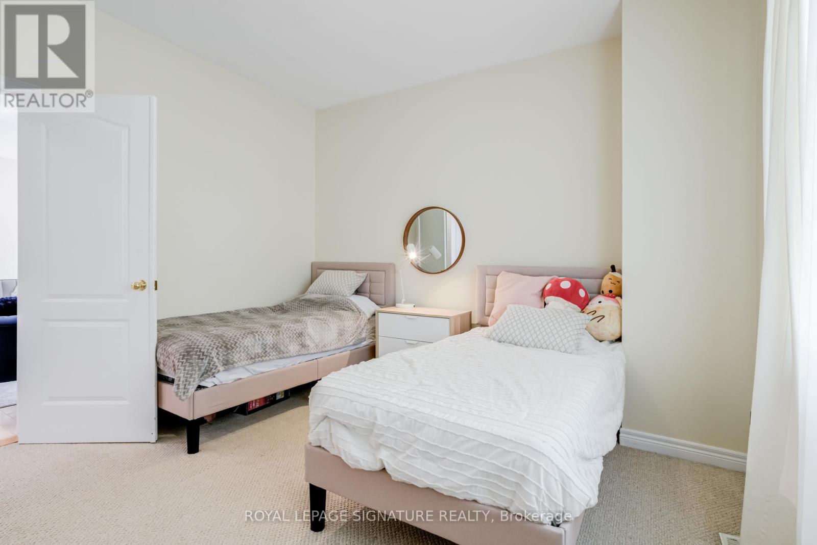 Photo 21 of 39 Treeline Boulevard, Brampton ON