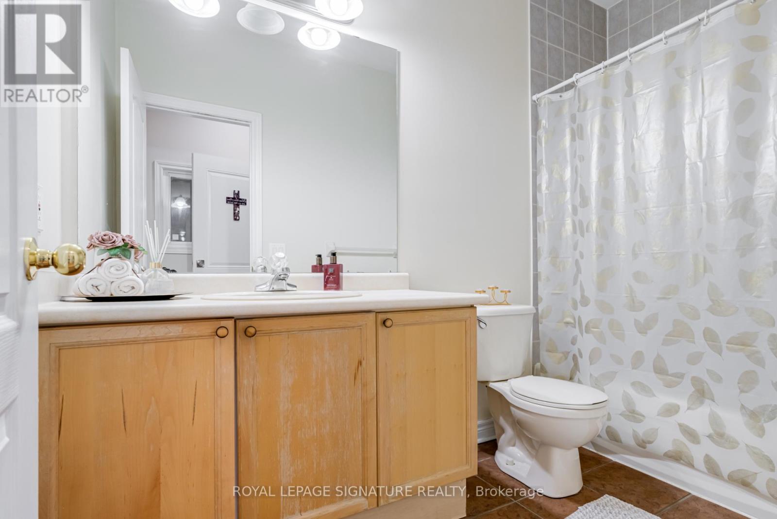 Photo 22 of 39 Treeline Boulevard, Brampton ON
