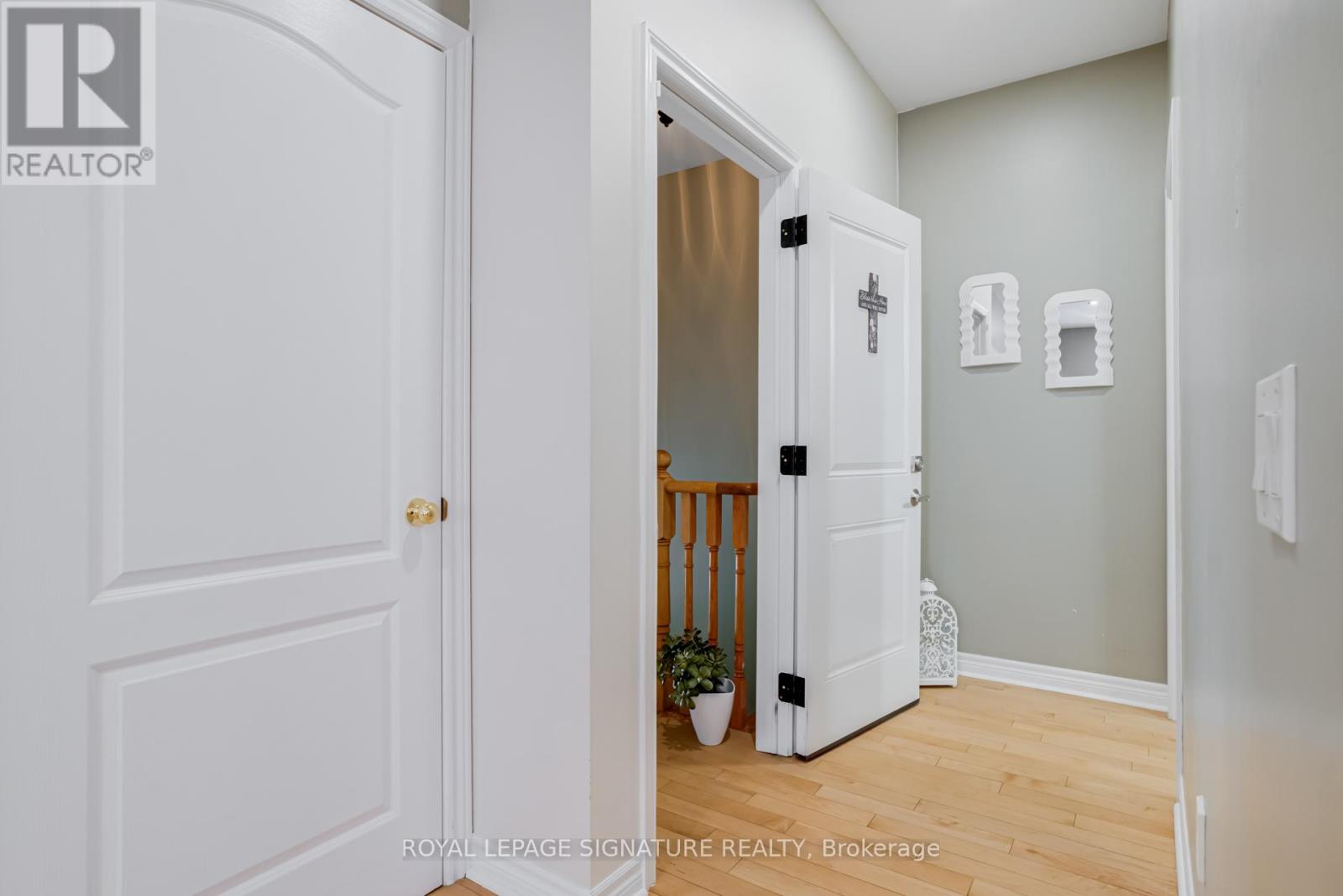 Photo 23 of 39 Treeline Boulevard, Brampton ON