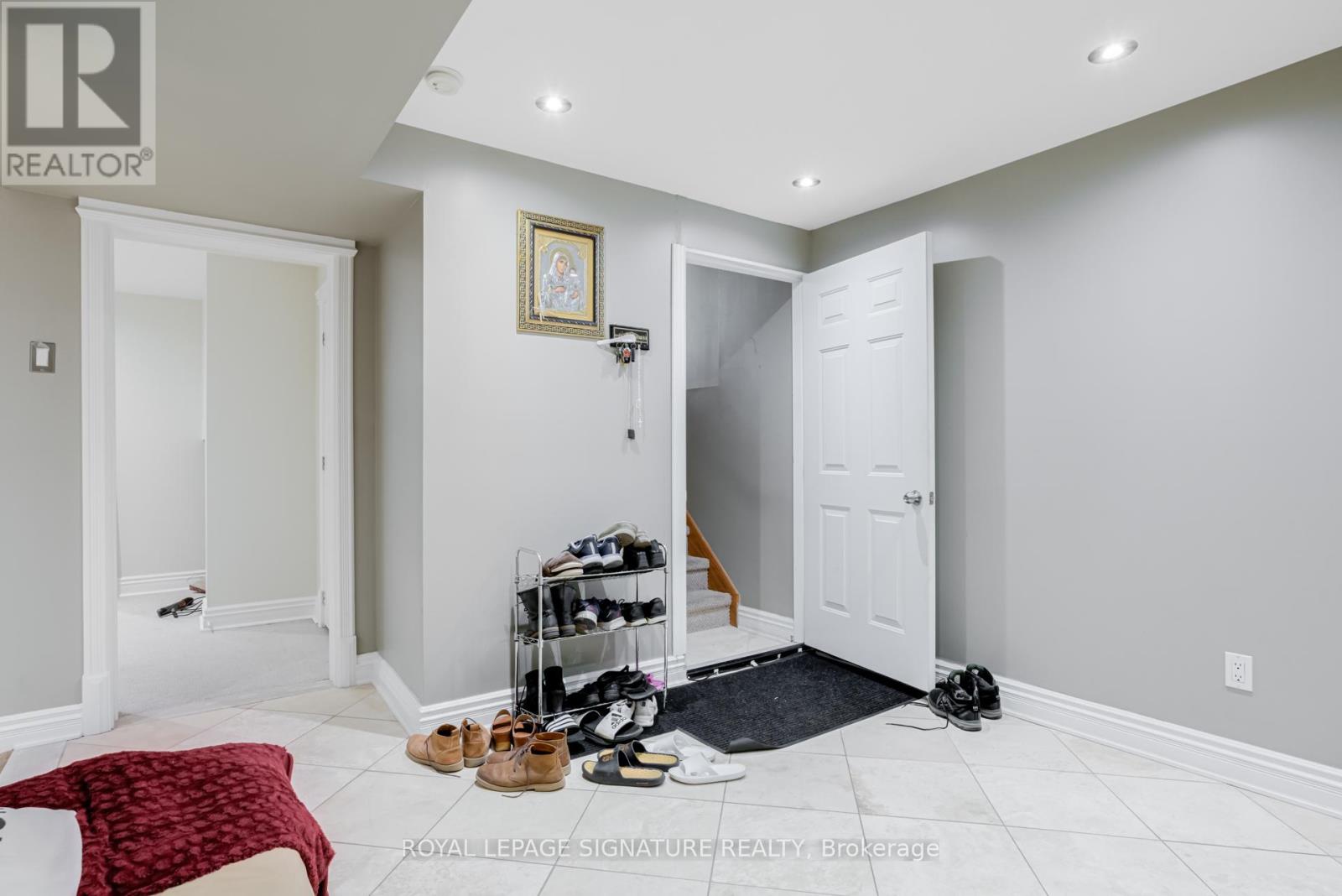 Photo 24 of 39 Treeline Boulevard, Brampton ON