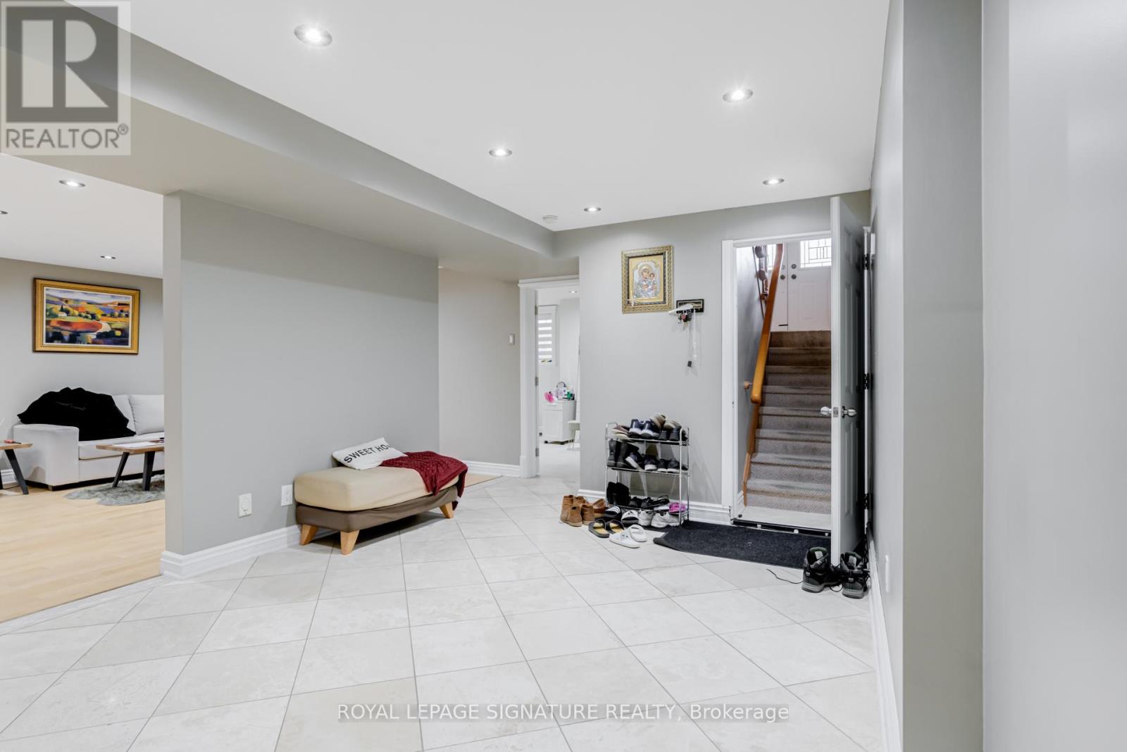 Photo 26 of 39 Treeline Boulevard, Brampton ON