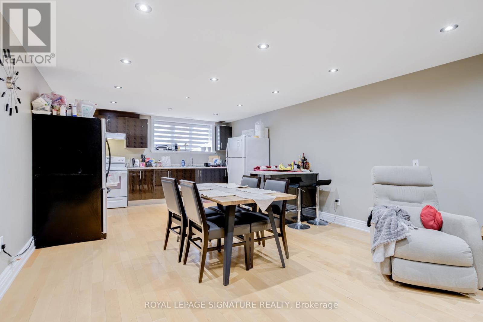 Photo 30 of 39 Treeline Boulevard, Brampton ON