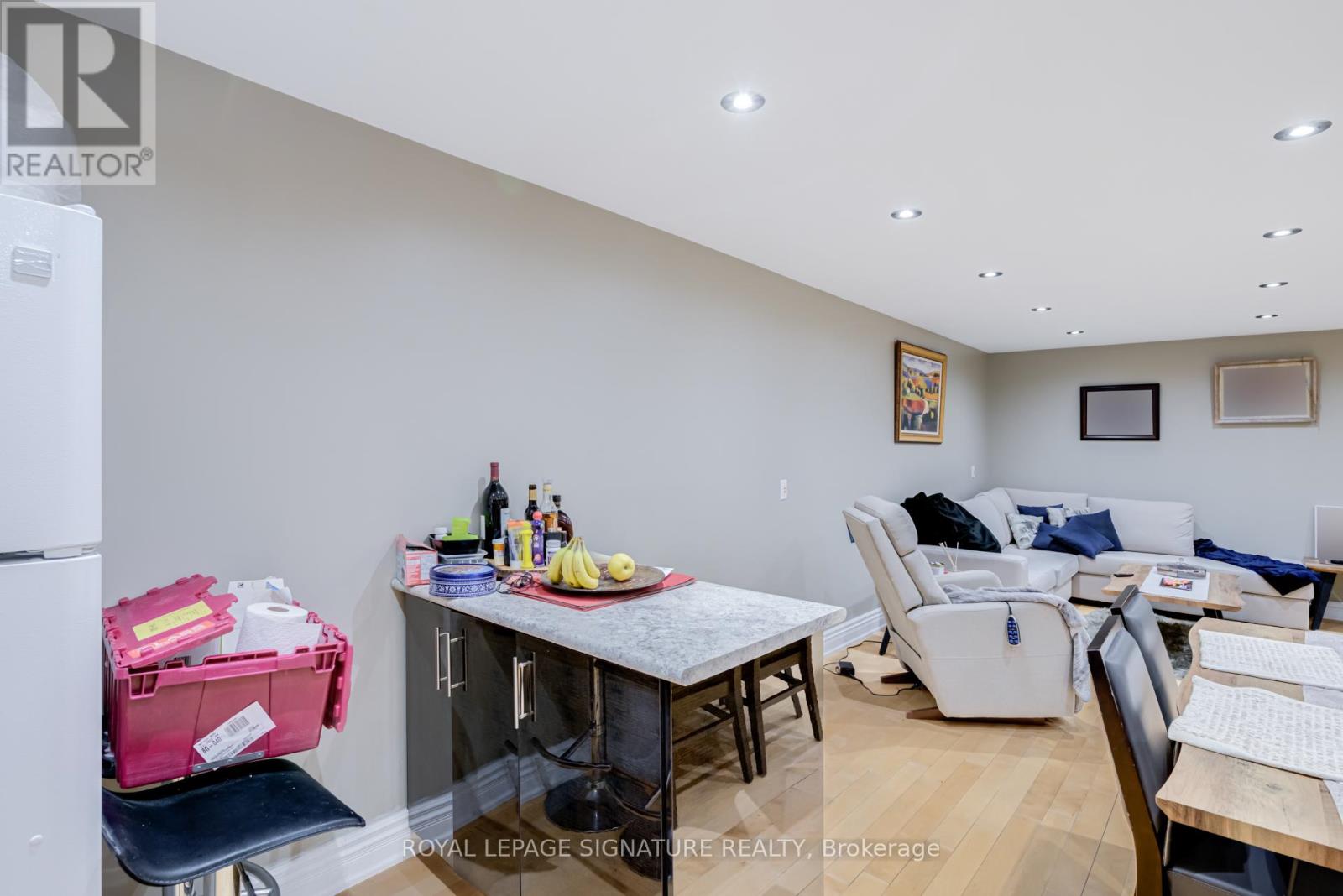 Photo 31 of 39 Treeline Boulevard, Brampton ON