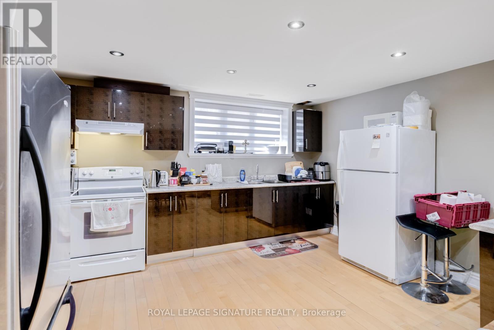 Photo 32 of 39 Treeline Boulevard, Brampton ON