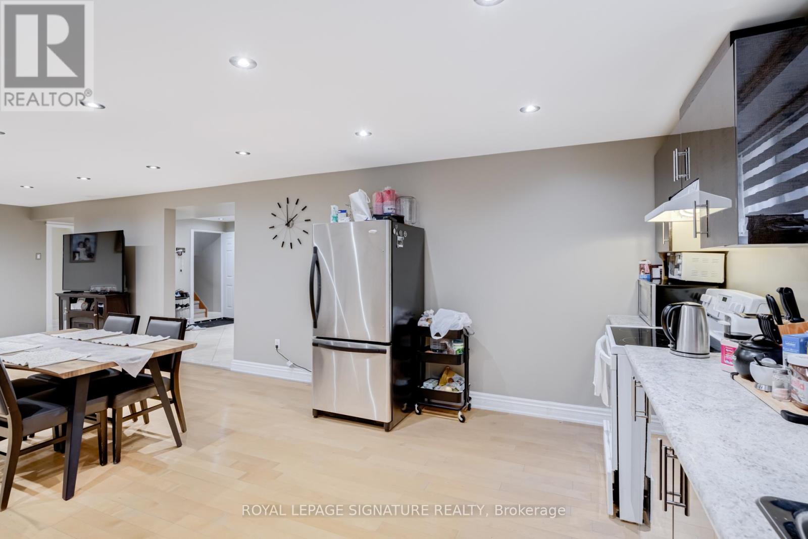 Photo 35 of 39 Treeline Boulevard, Brampton ON