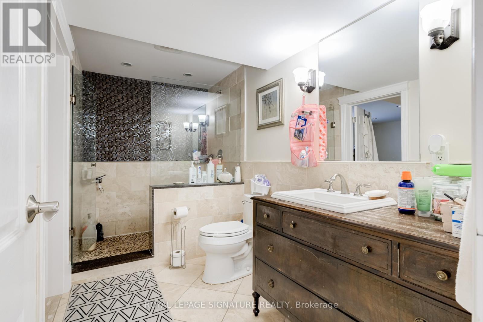 Photo 40 of 39 Treeline Boulevard, Brampton ON