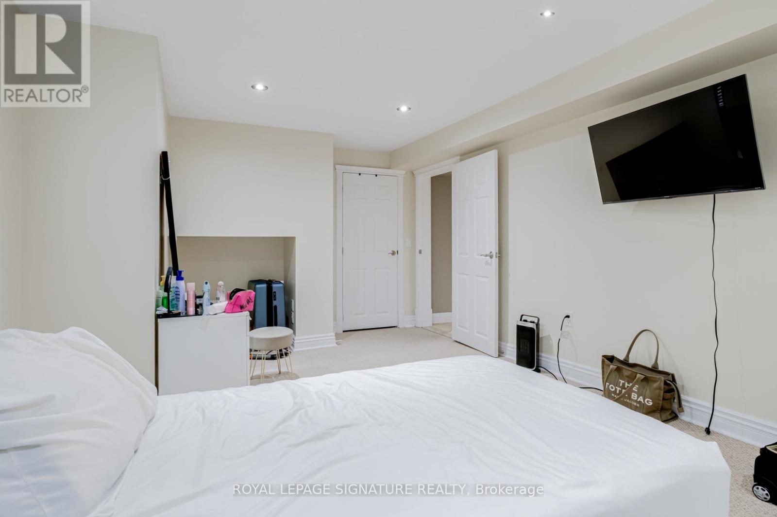 Photo 42 of 39 Treeline Boulevard, Brampton ON