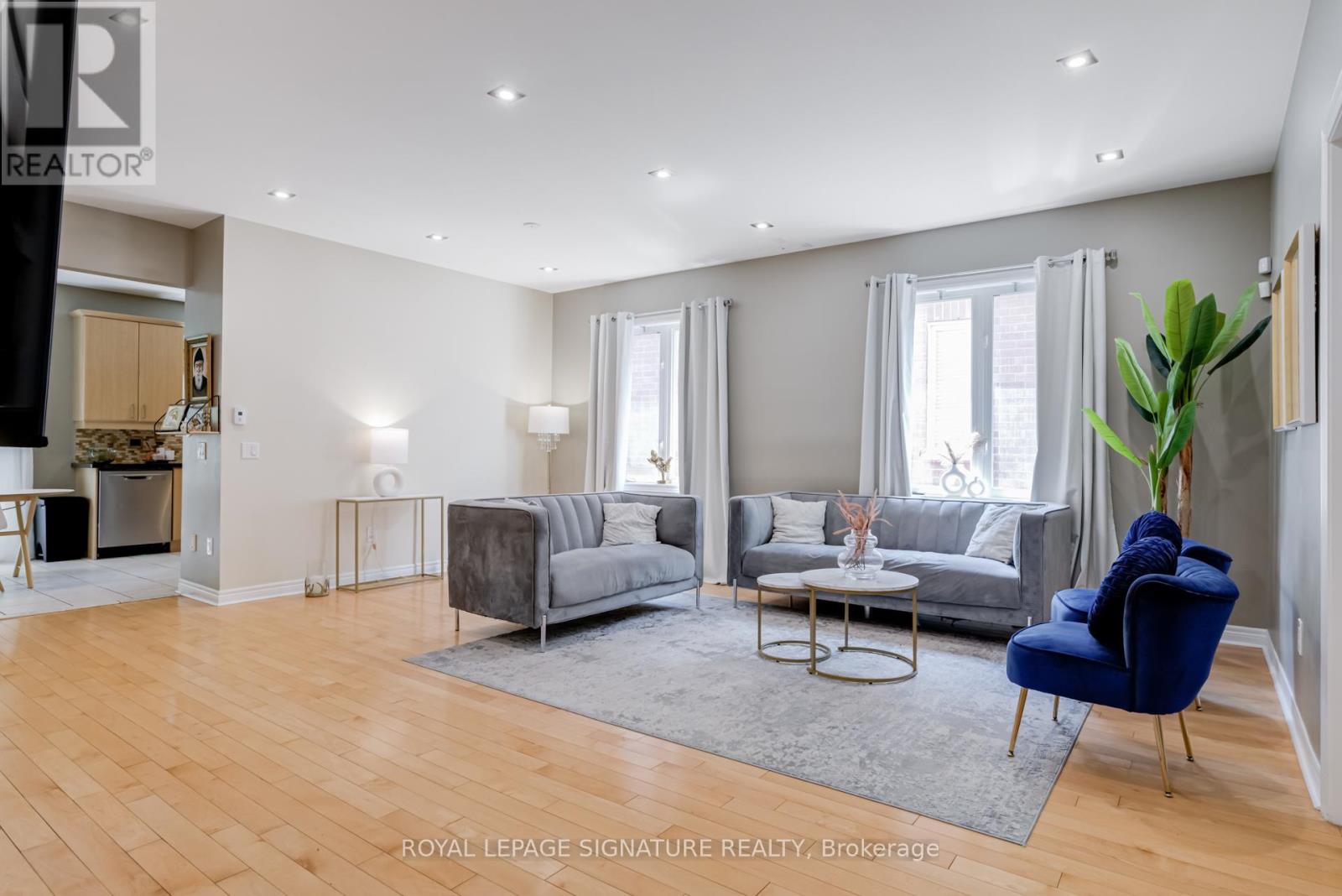 Photo 6 of 39 Treeline Boulevard, Brampton ON