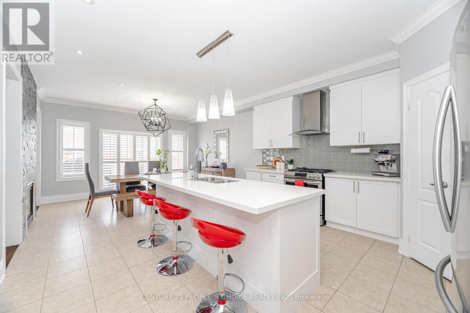 Photo 8 of 11 Vernosa Drive, Brampton ON