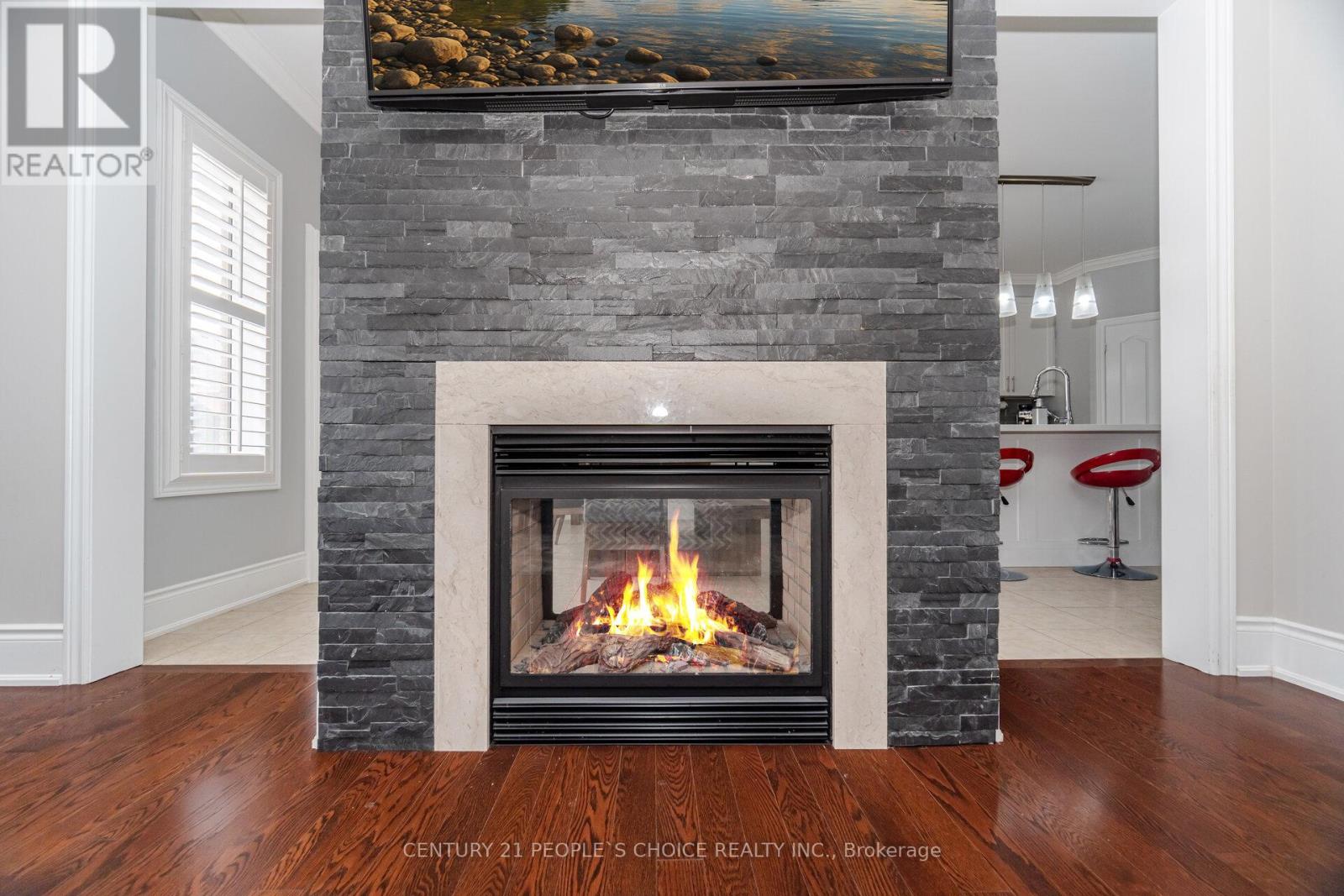 Photo 7 of 11 Vernosa Drive, Brampton ON