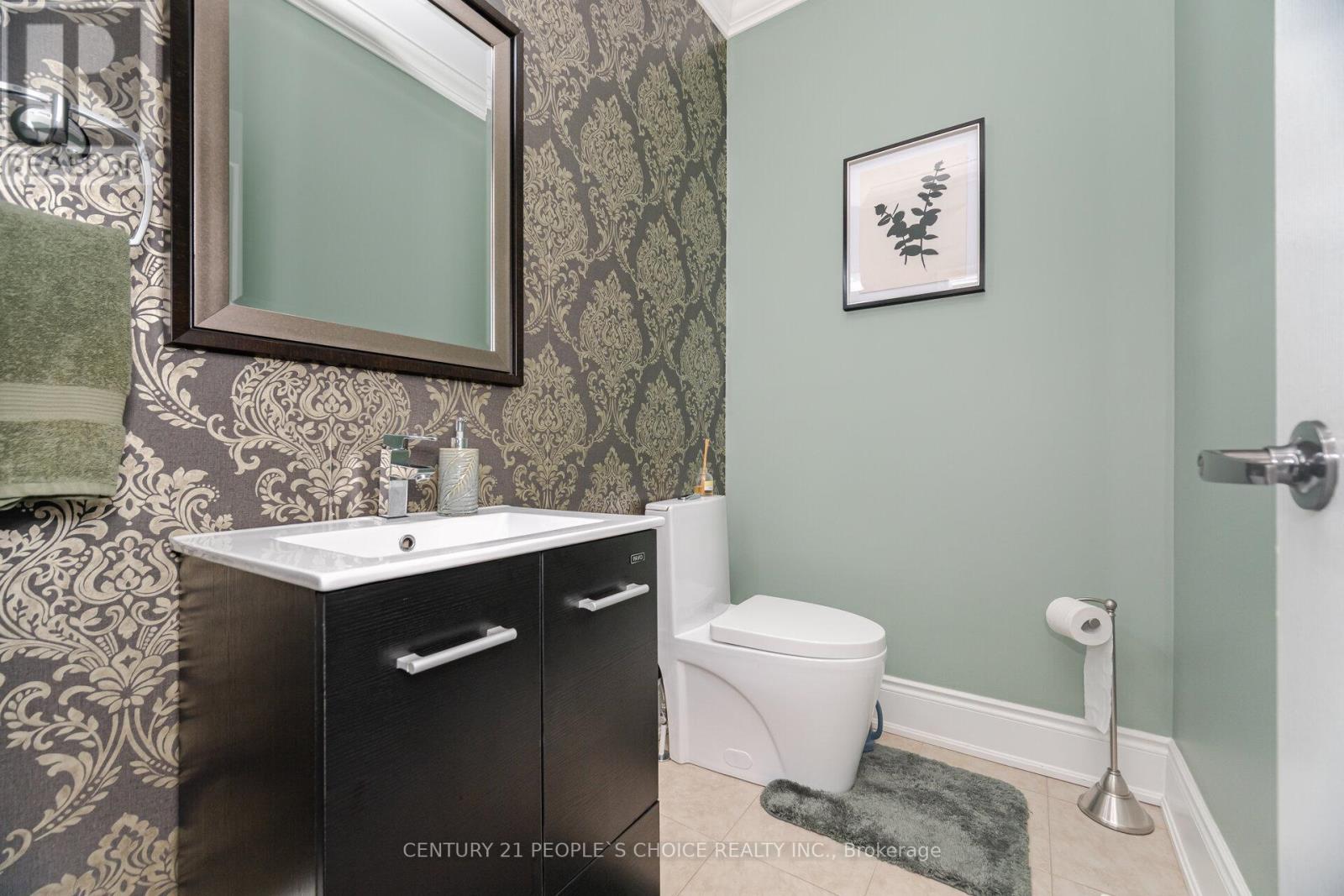 Photo 37 of 11 Vernosa Drive, Brampton ON