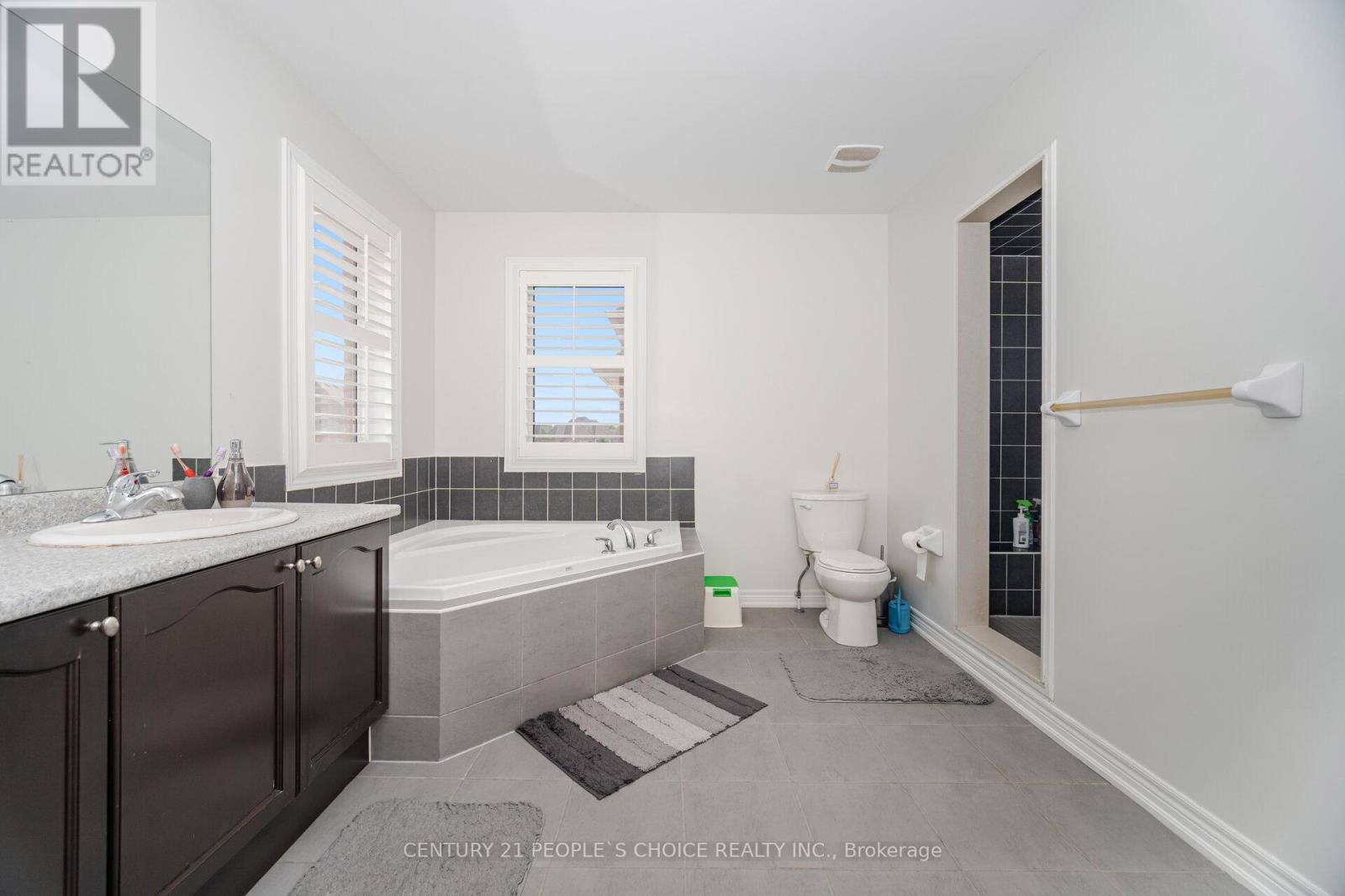 Photo 27 of 11 Vernosa Drive, Brampton ON