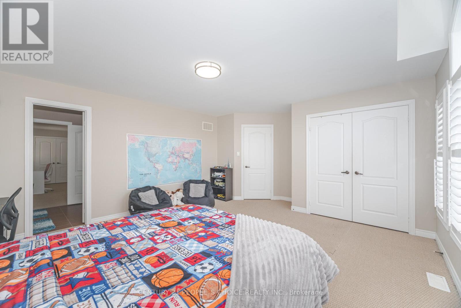 Photo 2 of 11 Vernosa Drive, Brampton ON