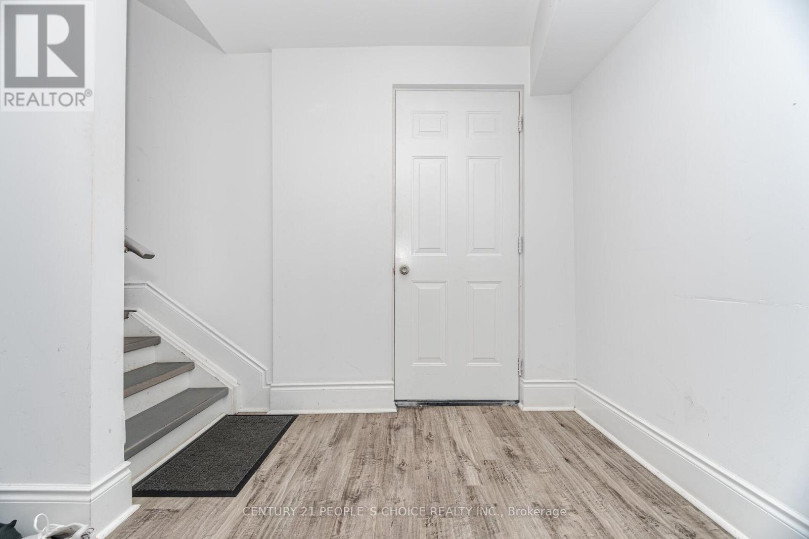 Photo 30 of 11 Vernosa Drive, Brampton ON