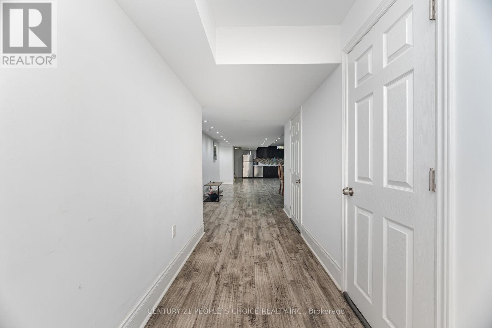 Photo 6 of 11 Vernosa Drive, Brampton ON