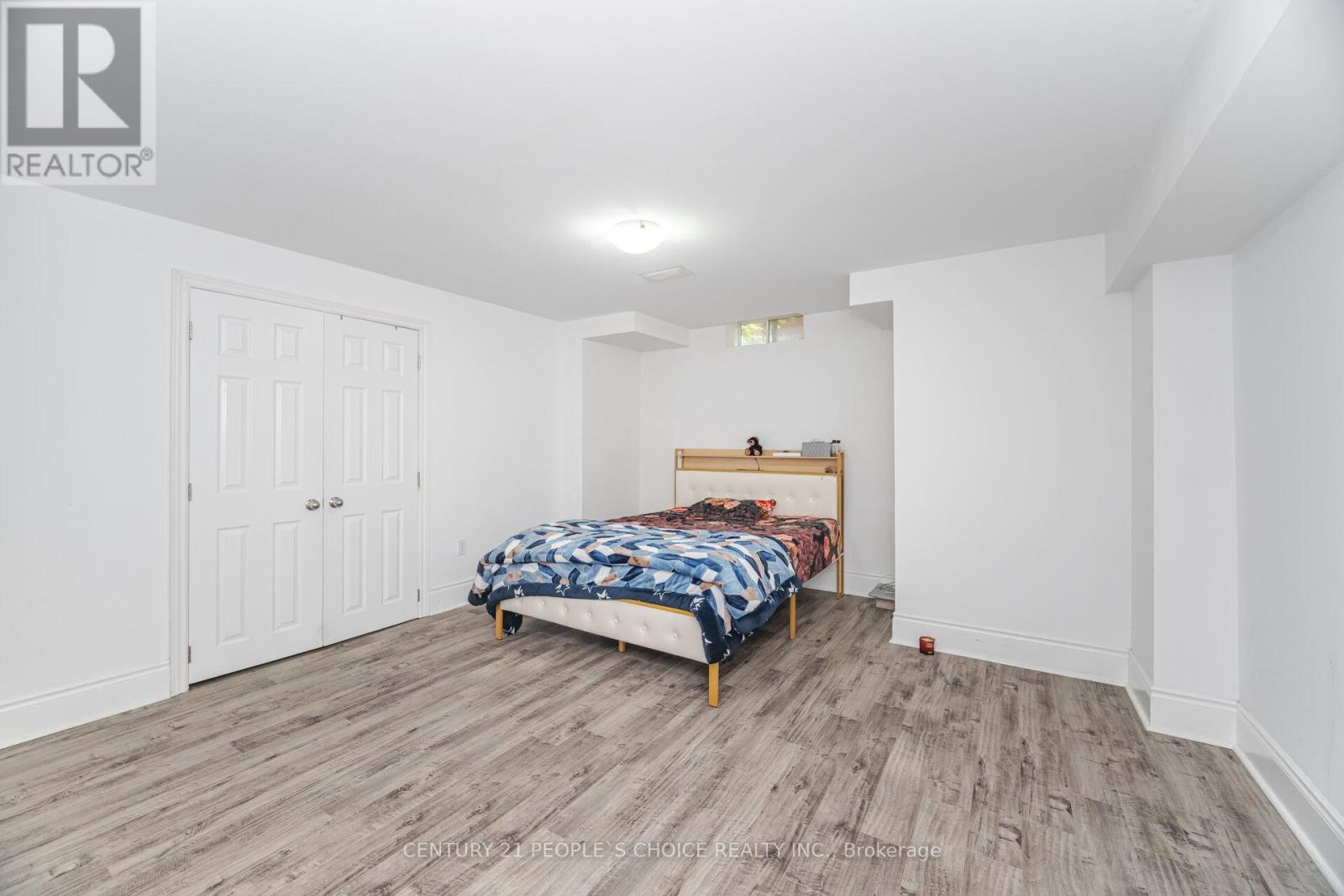 Photo 19 of 11 Vernosa Drive, Brampton ON