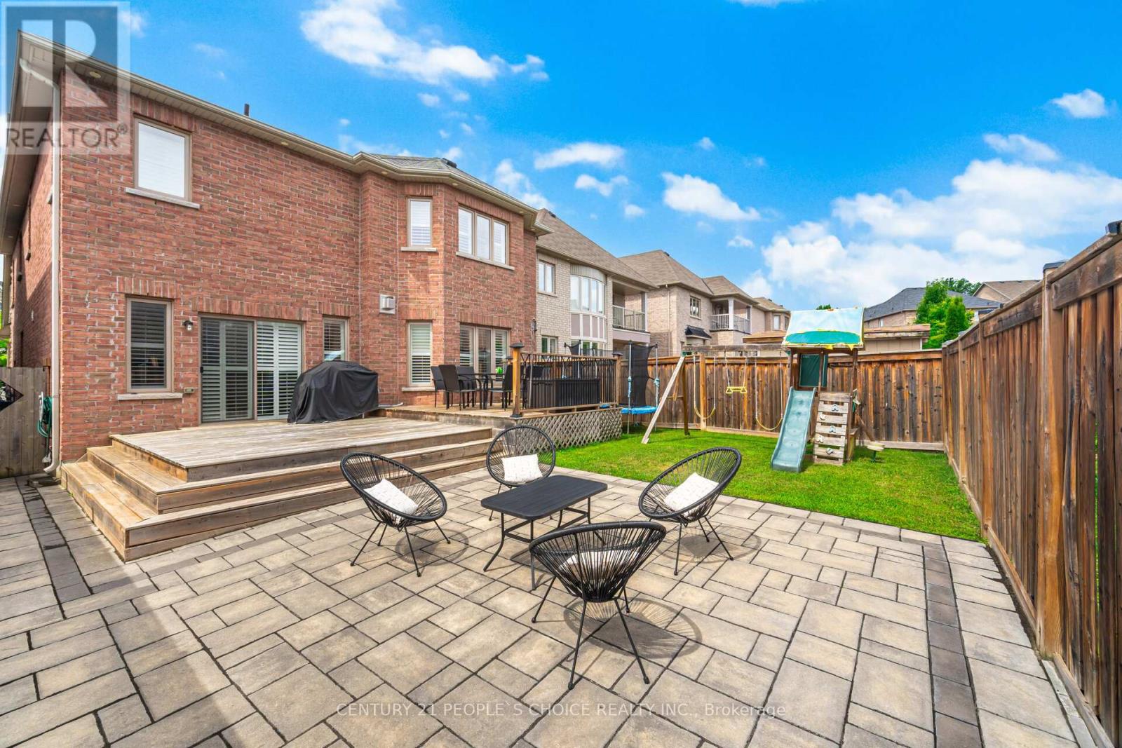 Photo 14 of 11 Vernosa Drive, Brampton ON
