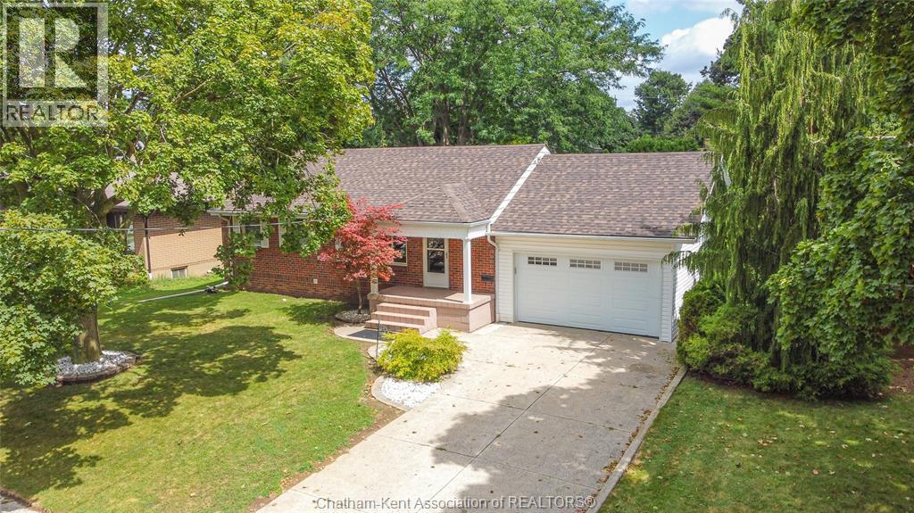Photo 1 of 33 Meadowlea Road, Chatham ON