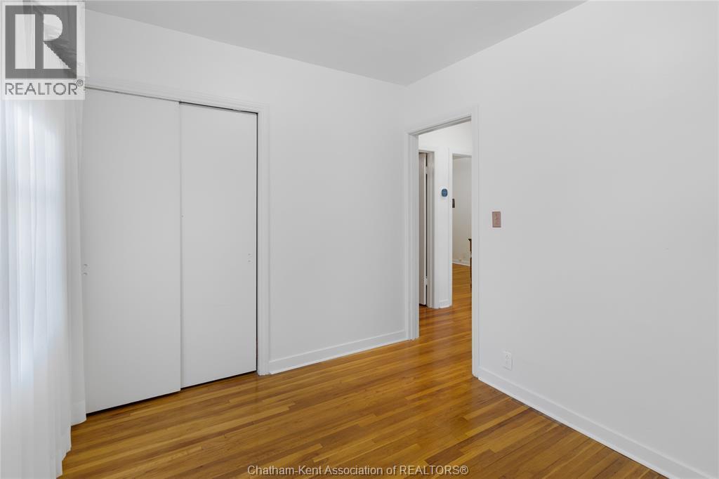 Photo 19 of 33 Meadowlea Road, Chatham ON