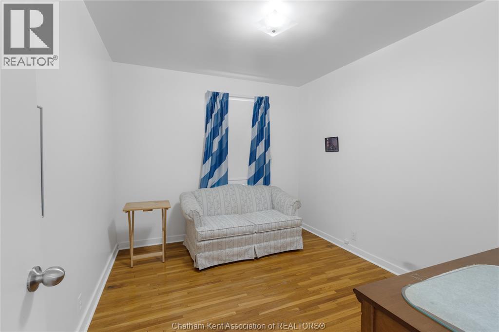 Photo 20 of 33 Meadowlea Road, Chatham ON